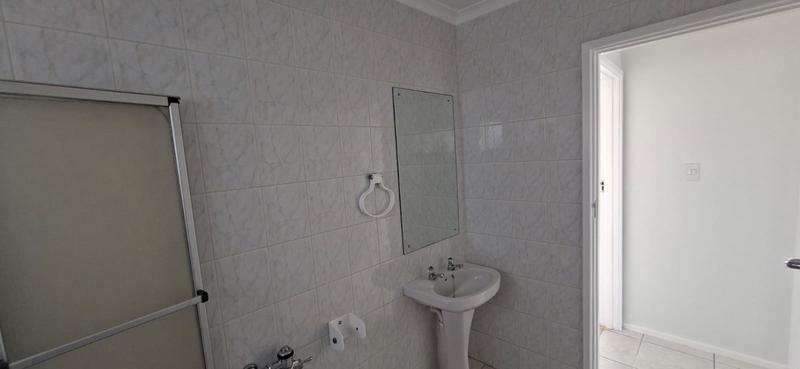 To Let 2 Bedroom Property for Rent in Sea Point Western Cape